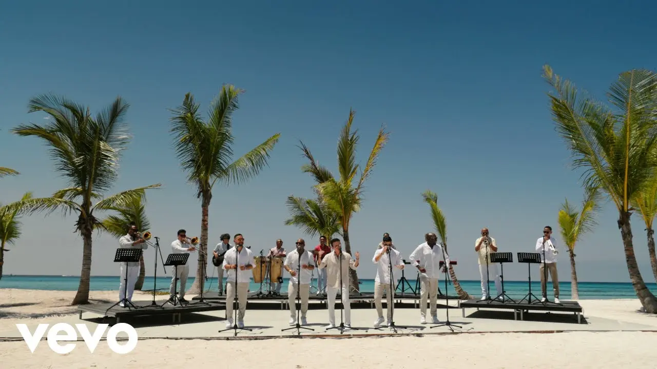 Fonseca Vuelve a sus Raíces con “Tropicalia”