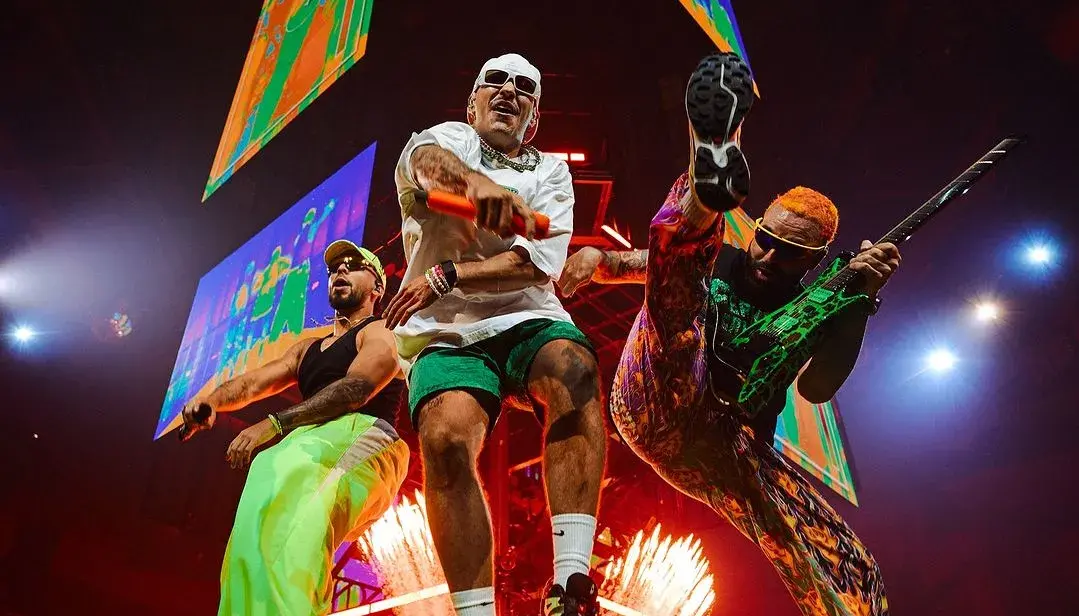 Feid Se Presenta Hoy En el Mercedes Benz Stadium Feid Se Presenta Hoy En el Mercedes Benz Stadium