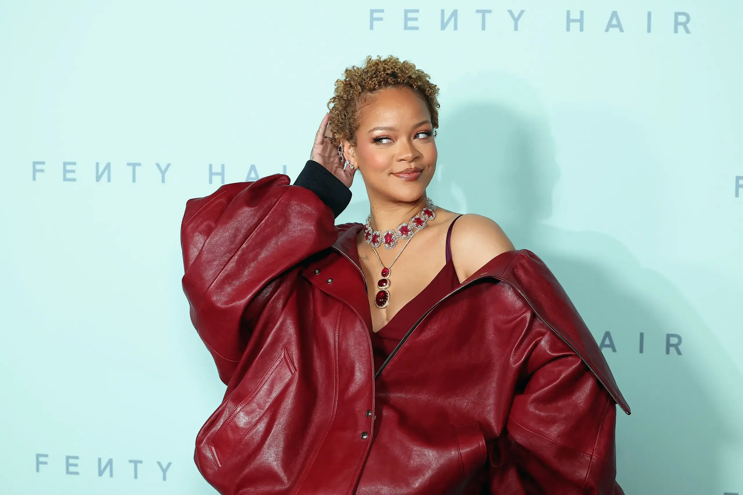 Rihanna Regresa Ocho Años Después. Rihanna Regresa Ocho Años Después.