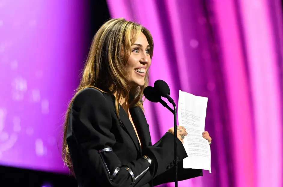 Miley Cyrus es la Leyenda más Joven de Disney Miley Cyrus es la Leyenda más Joven de Disney