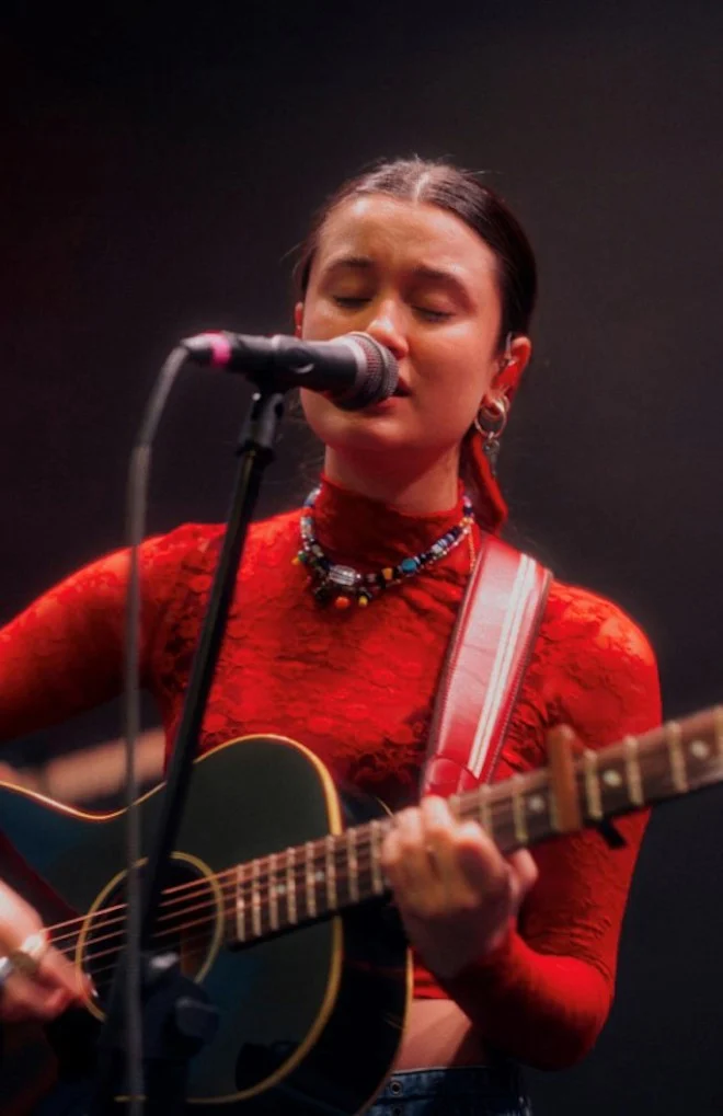 JOAQUINA brilla en Gibson Artist Spotlight JOAQUINA brilla en Gibson Artist Spotlight