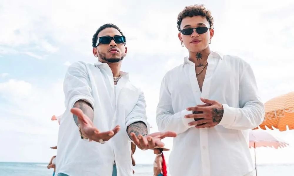 Beéle y Ozuna Remix de “Frente al Mar” Beéle y Ozuna Remix de “Frente al Mar”