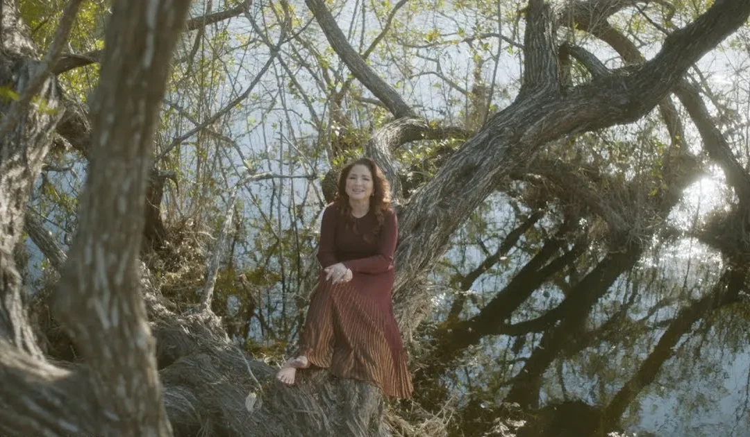 Gloria Estefan Regresa al Top 10 Tropical