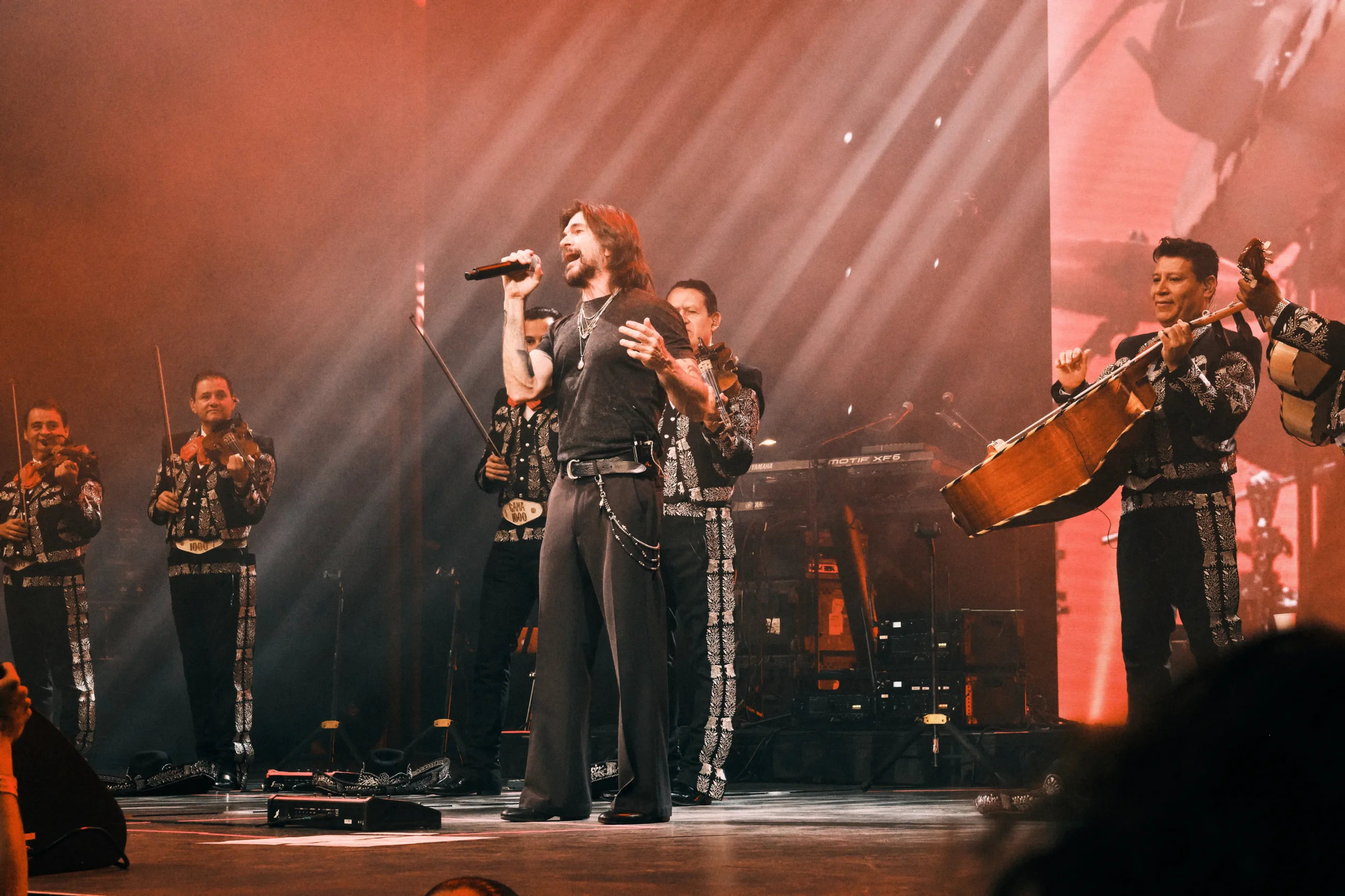 Juanes: "Noche" Mágica en México Juanes: "Noche" Mágica en México