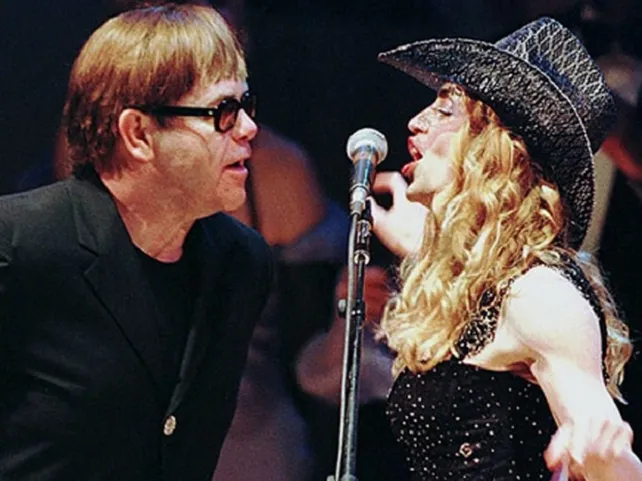 Madonna y Elton Sellan su Reconciliación con Abrazo y Perdón. Madonna y Elton Sellan su Reconciliación con Abrazo y Perdón.