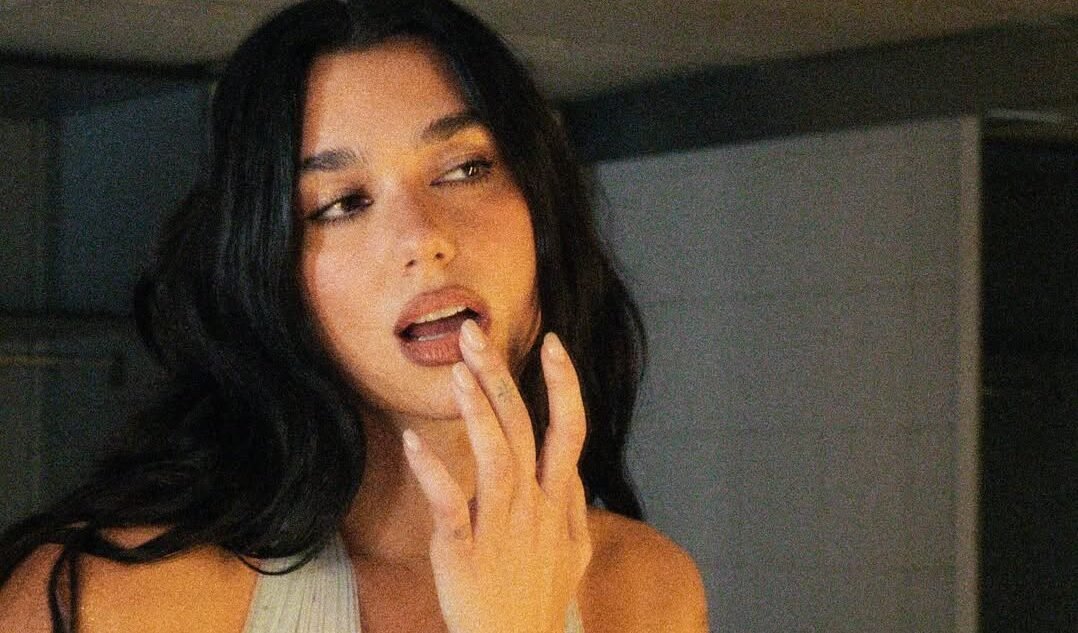 Dua Lipa Canta en Español