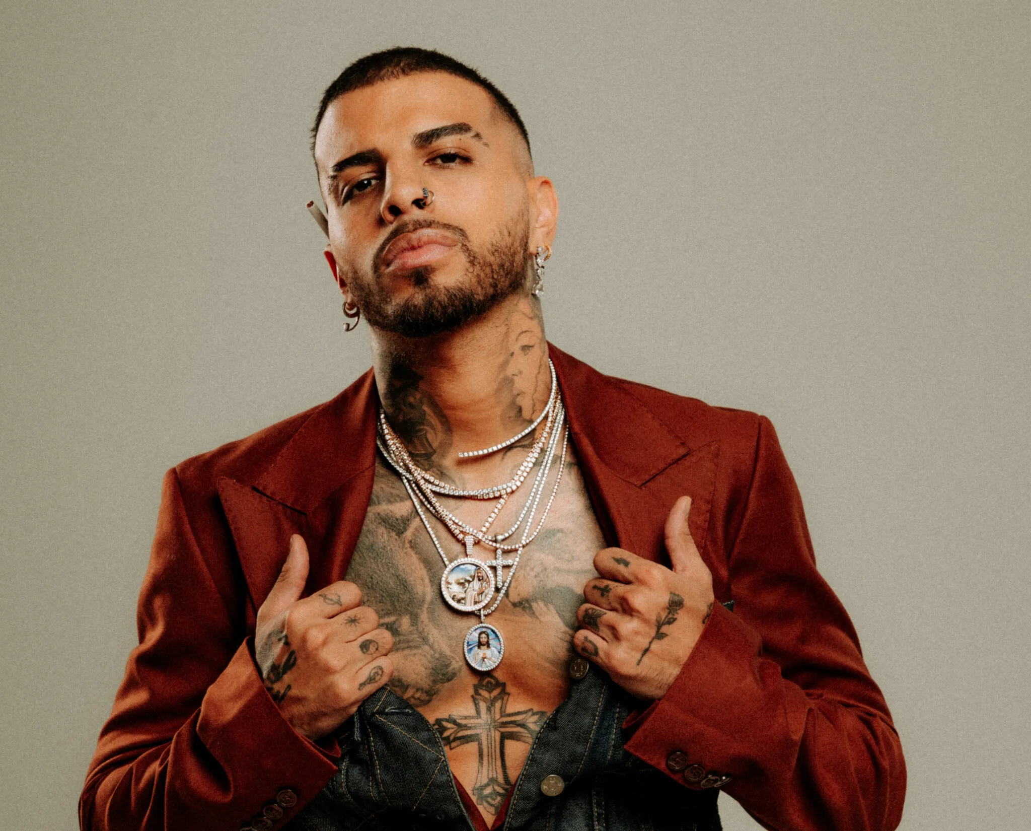 Rauw Alejandro Vuelve con Reggaetón en Buenos Términos.