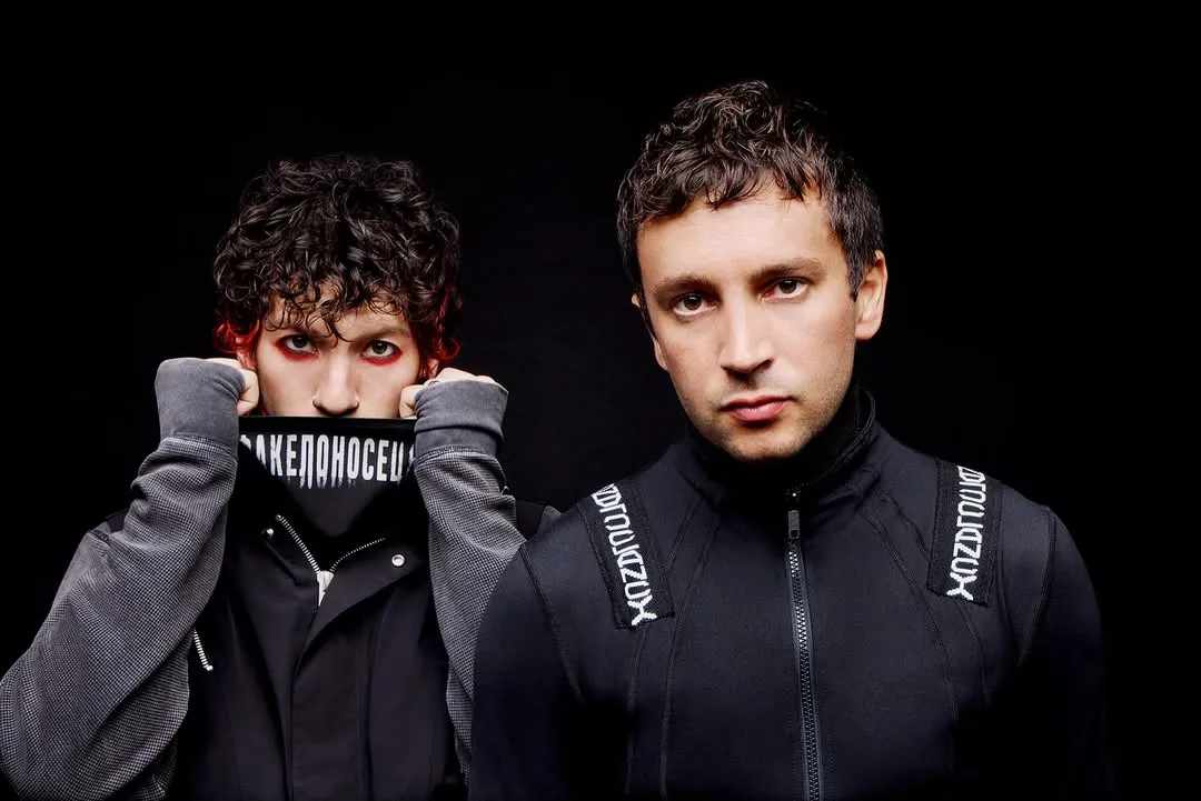 Twenty One Pilots Rompe Récords Con Breach 