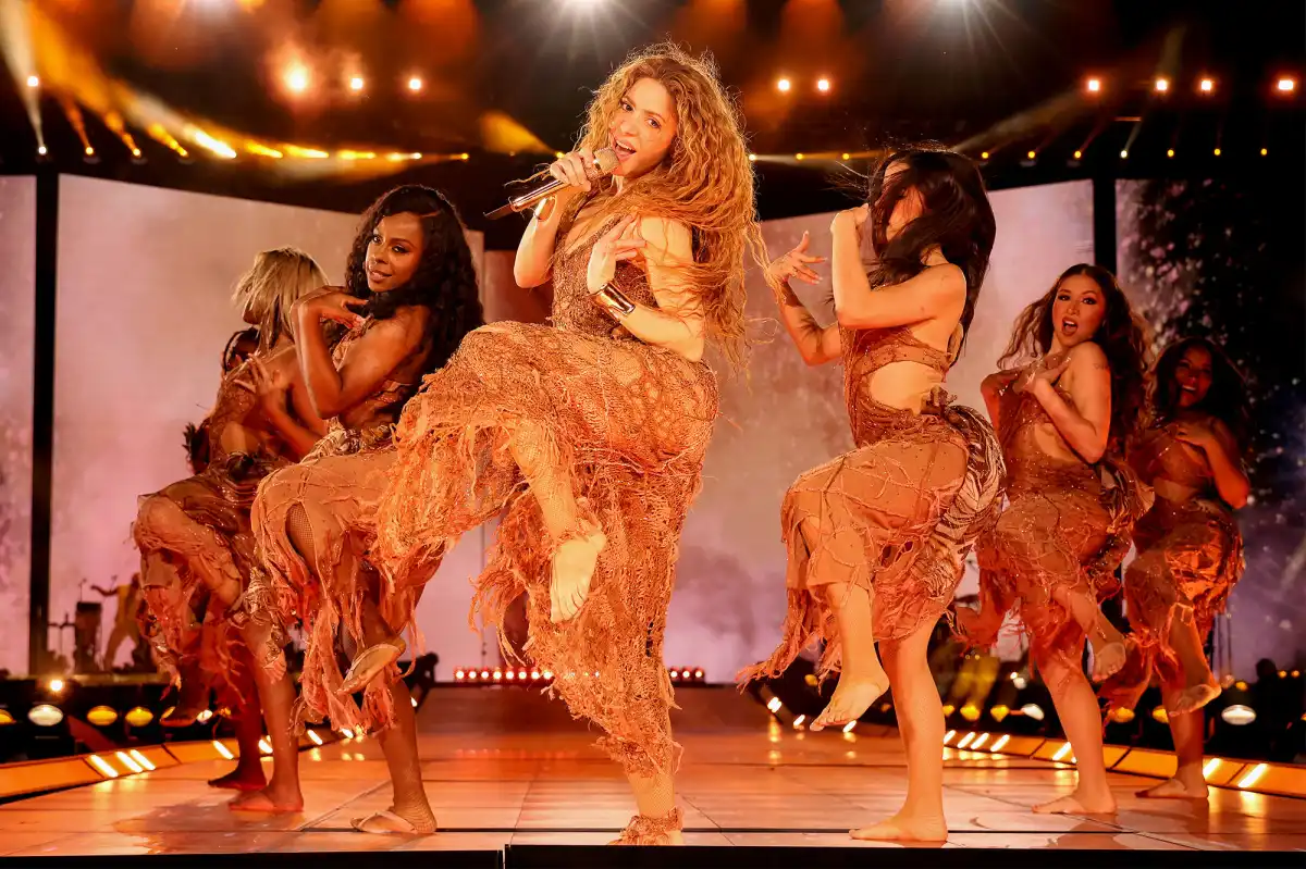SHAKIRA La Leyenda Barranquillera Hace Historia en el mundo de los tours globales SHAKIRA La Leyenda Barranquillera Hace Historia en el mundo de los tours globales