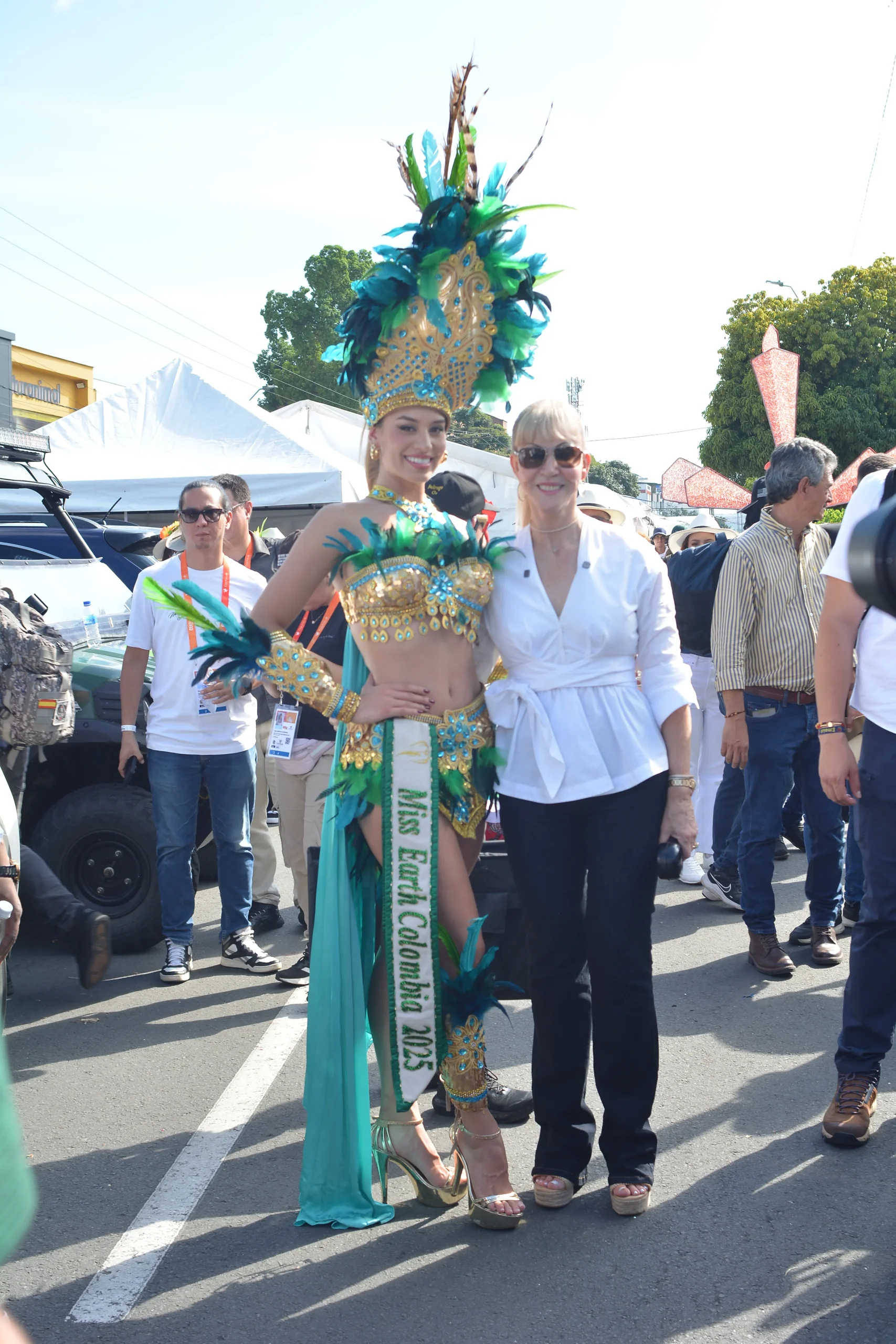 Miss Earth Colombia y el Mensaje de Sostenibilidad Valentina Collazos en la Feria Miss Earth Colombia y el Mensaje de Sostenibilidad Valentina Collazos en la Feria