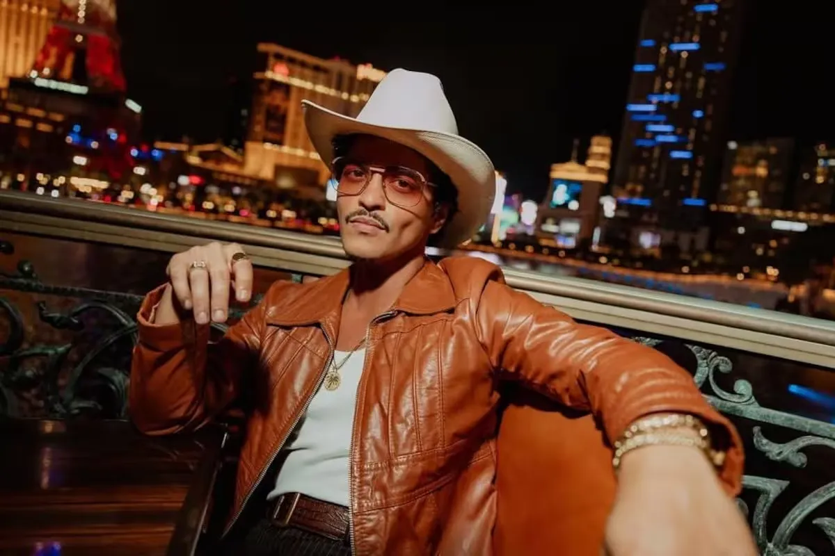 Bruno Mars Anuncia Nuevo Album Con Un Flow Romántico.
