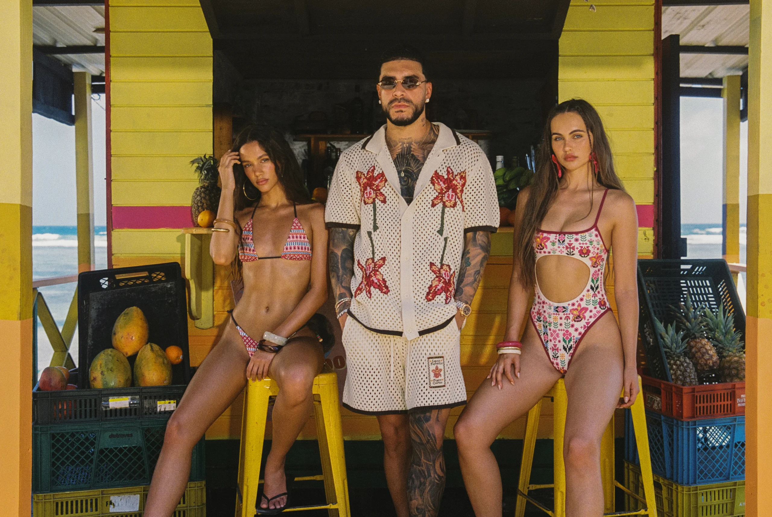 Awaa es la Explosiva Colaboración de Moda entre Agua Bendita y Ryan Castro