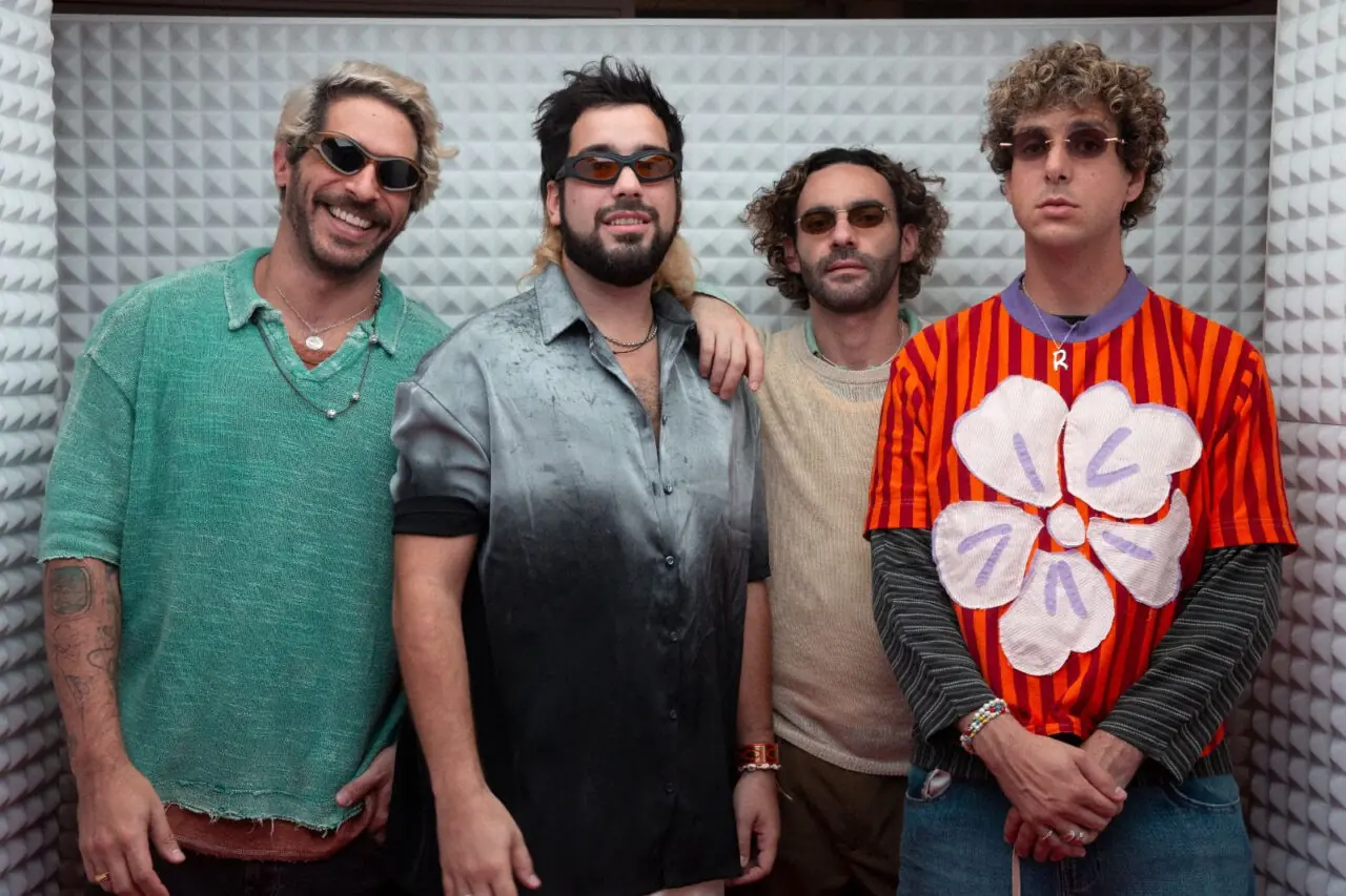 JuanesTeban Revela su Dualidad Musical en el Nuevo Álbum