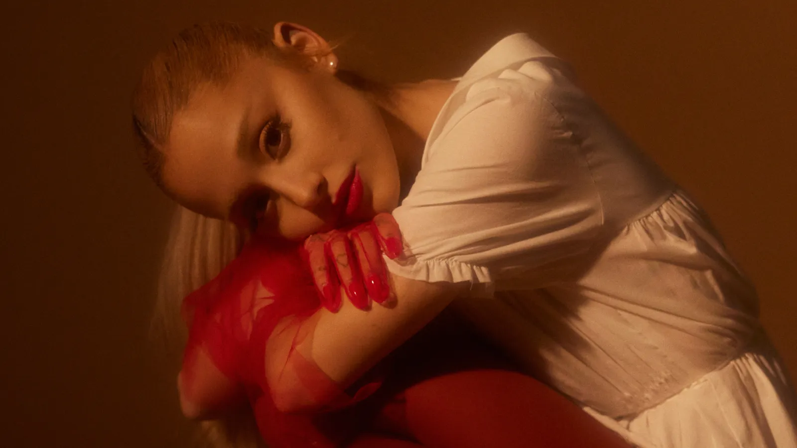 Ariana Grande y Eternal Sunshine Brillan con Doble Platino.