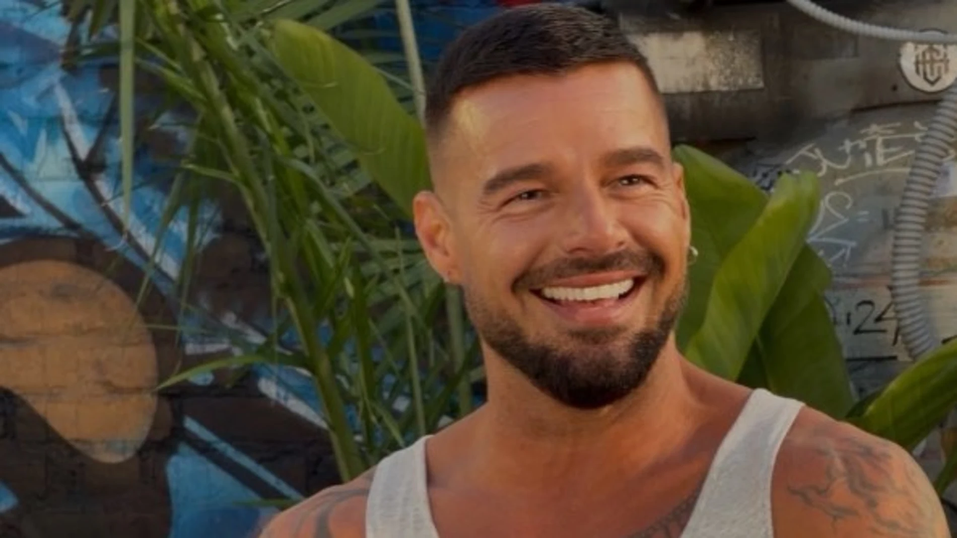 Vuelve Ricky Martin Con Una Cumbia Junto a Tini y Los Ángeles Azules