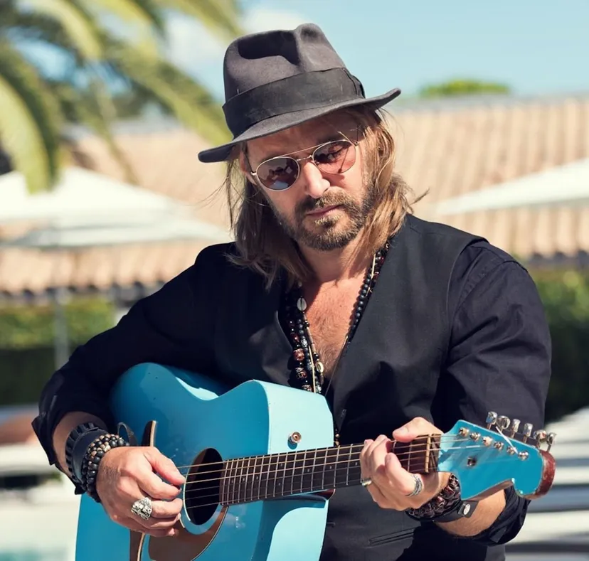 Gadjo Es El Nuevo Himno de Libertad de Blue Guitar