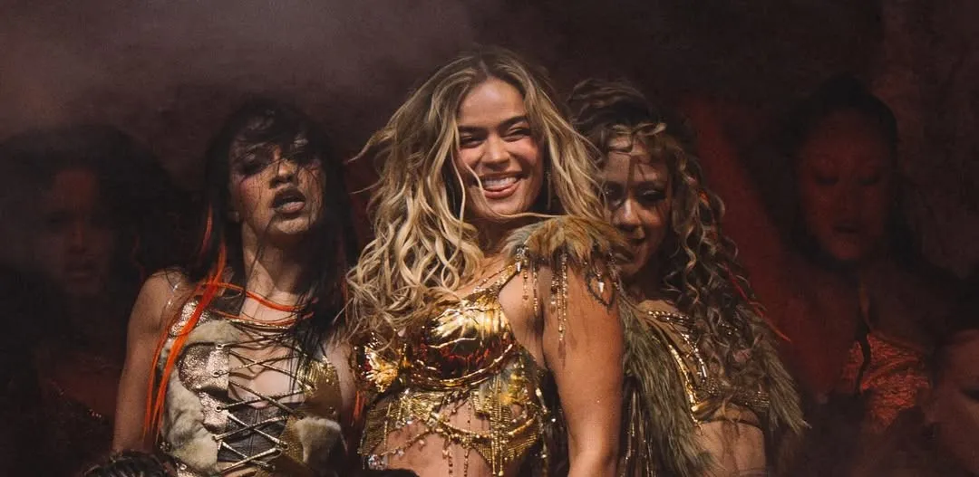 Karol G Recibirá el Premio a la Excelencia Artística en los AMAs