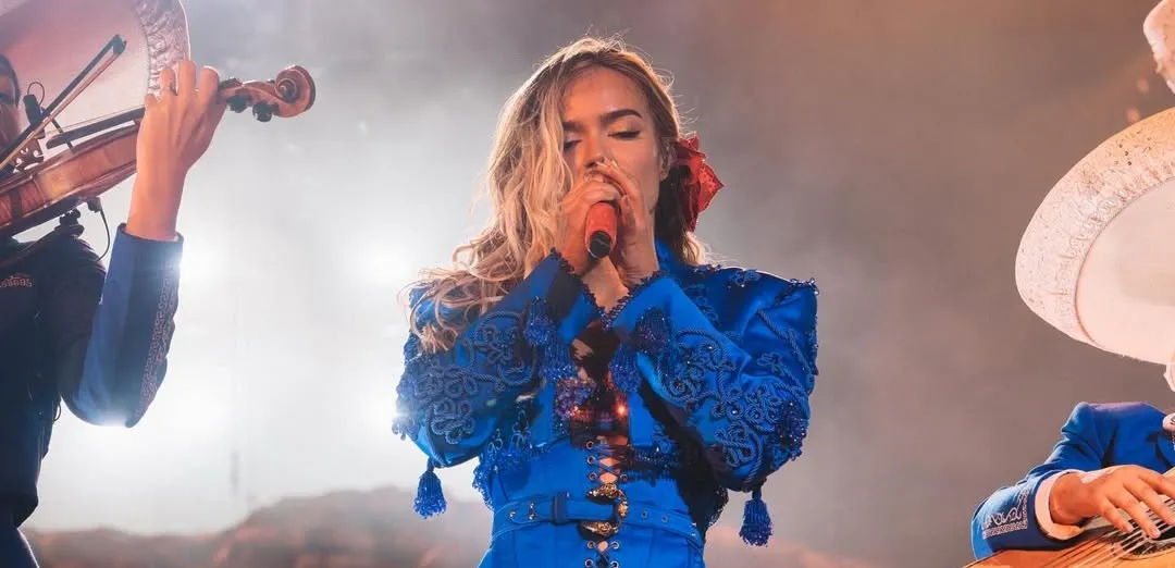 Karol G Recibirá el Premio a la Excelencia Artística en los AMAs