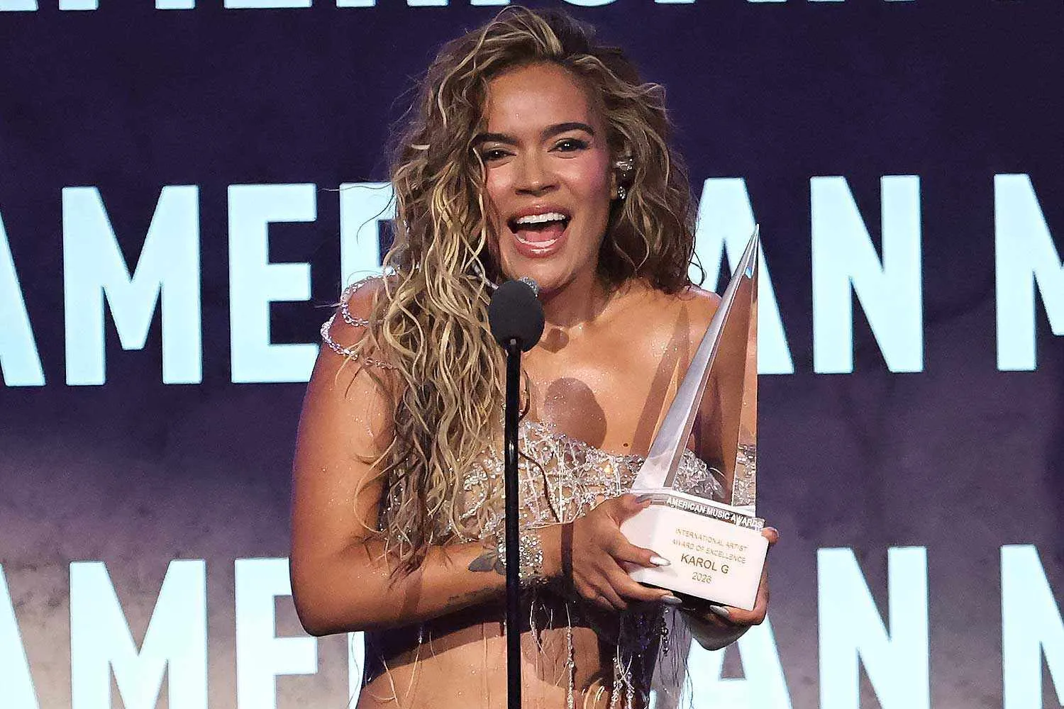 Karol G en los Premios AMAS