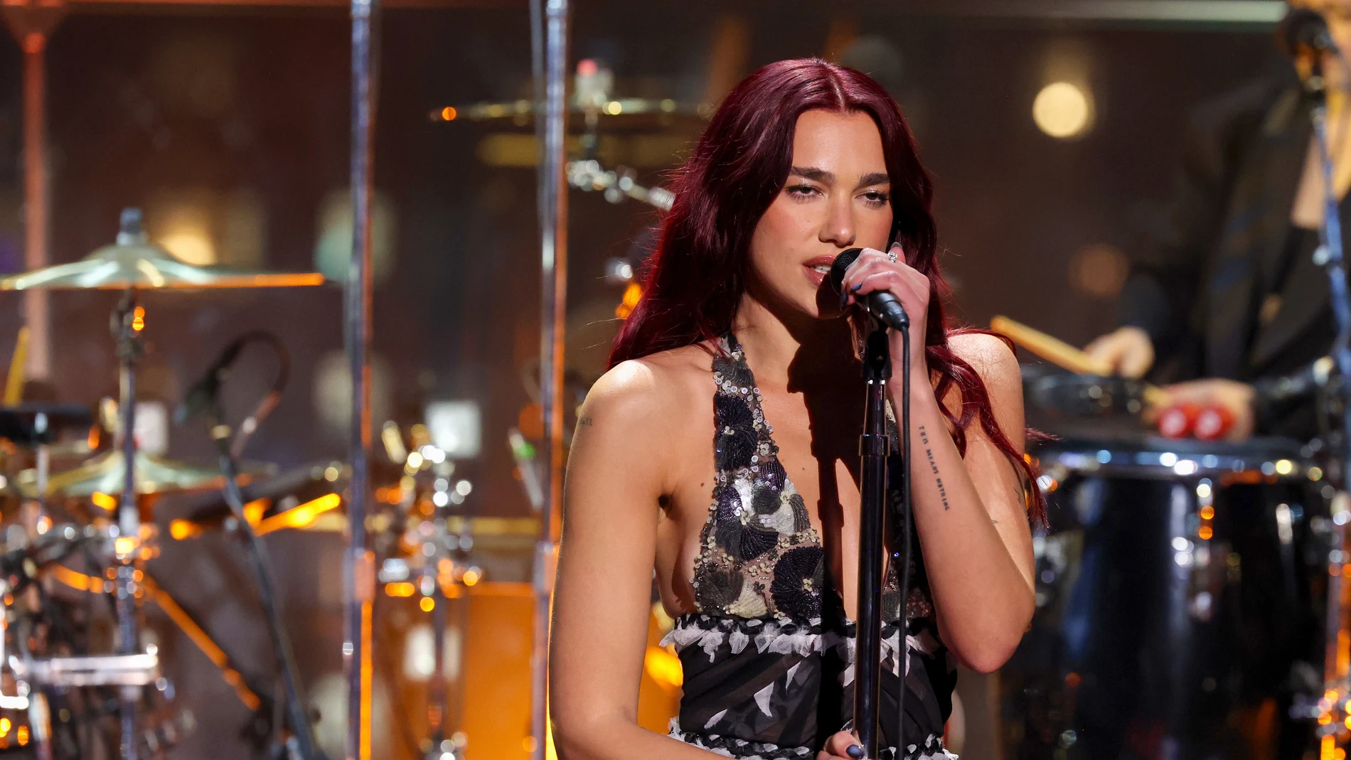 Dua Lipa Sacude la Industria con su Sorpresivo Regreso
