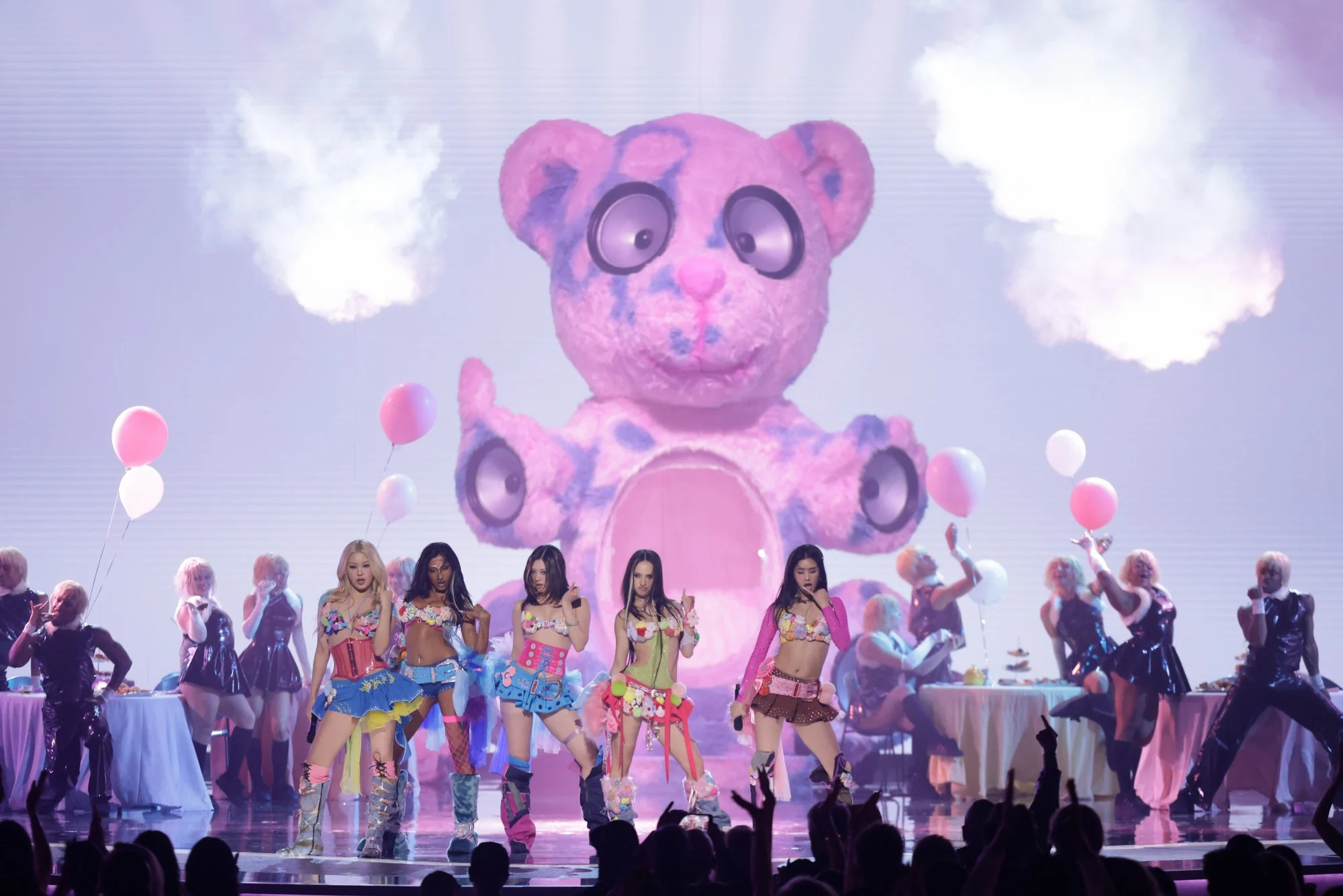 Katseye Logró un Triplete Histórico en los AMAS-2026 Katseye Logró un Triplete Histórico en los AMAS-2026