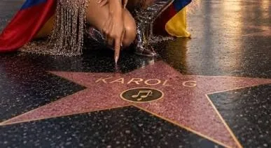 Karol G Tendrá Su Estrella Dorada en la Acera más Famosa de la Música Mundial.