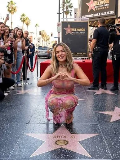 Karol G Tendrá Su Estrella Dorada en la Acera más Famosa de la Música Mundial.