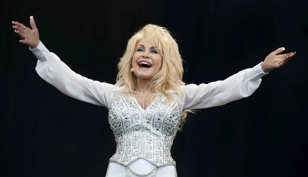 Dolly Parton y Su Canción Cecreta en una Cápsula del Tiempo Dolly Parton y Su Canción Cecreta en una Cápsula del Tiempo